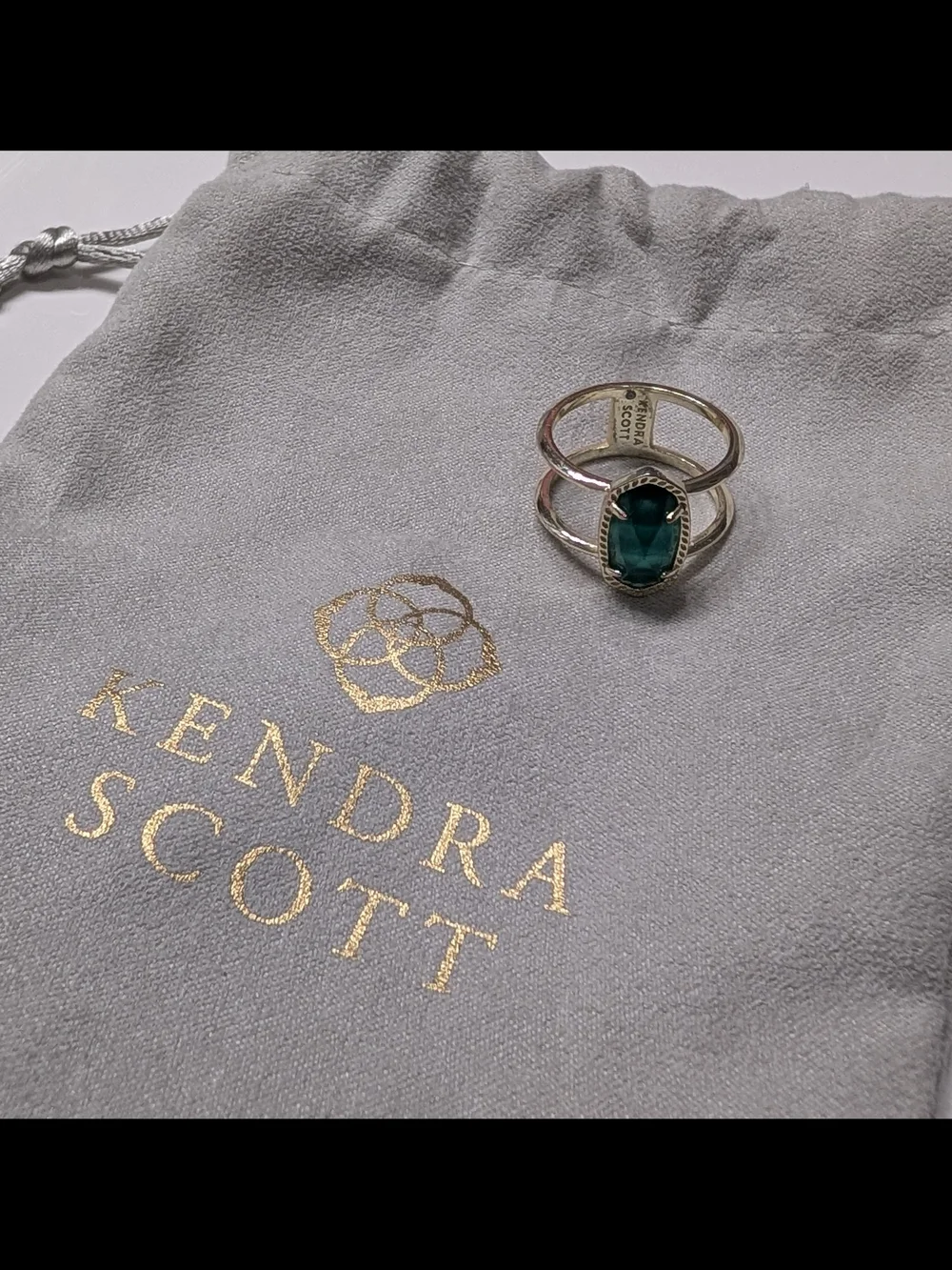Kendra Scott Green Glass Stone Ring in Gold Tone Size 9